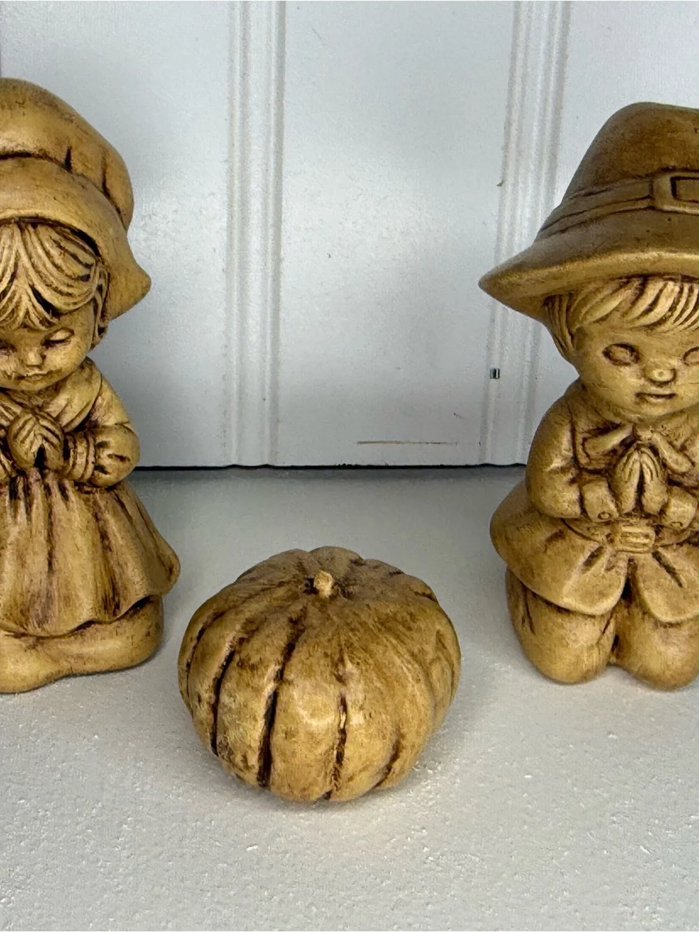 Vintage Hand Painted Thanksgiving Day Boy Girl Praying Pilgrim Figurines Ceramic